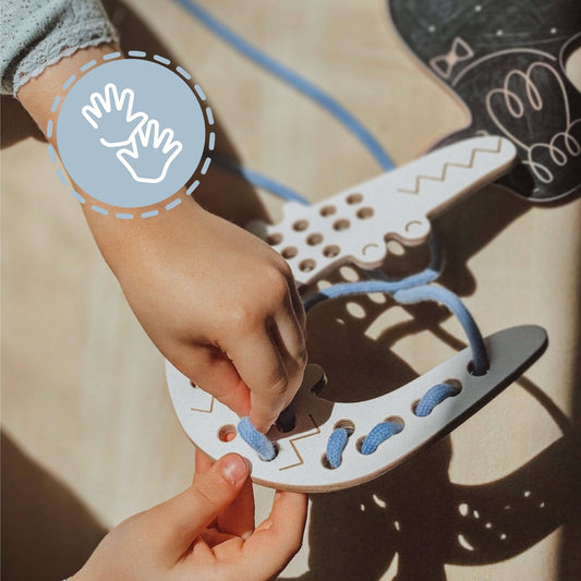 Jouet à lacer en bois - George le crocodile