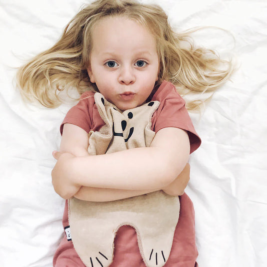 Doudou compagnon – Brom the Bear